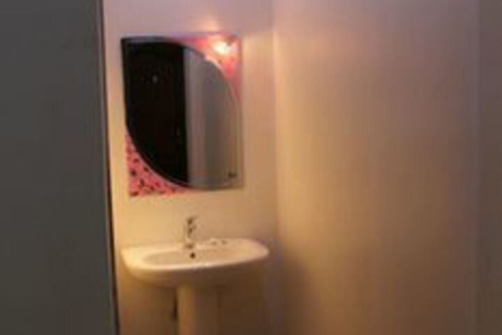 Room 6 of 19