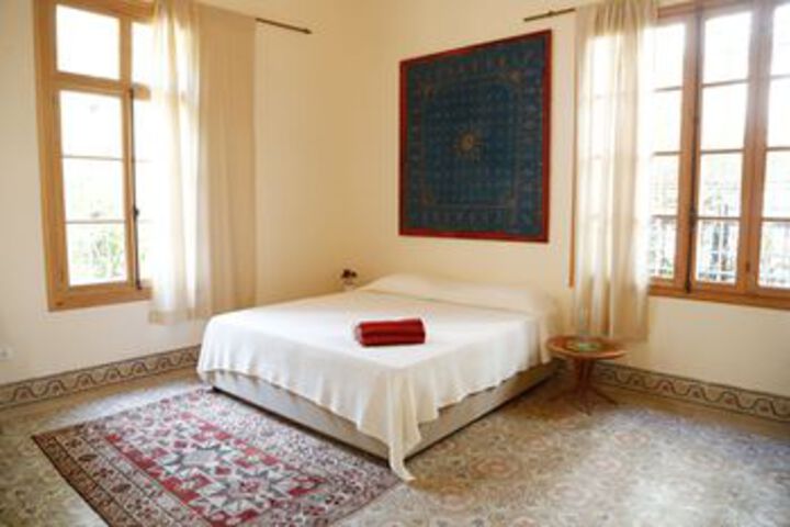 Room 13 of 28