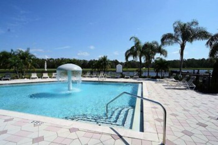 4971 Large Townhome With Great Resort Amenities in Kissimmee, FL