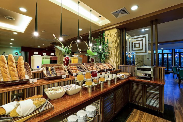 Dining 134 of 189