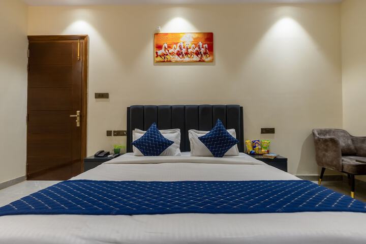 Room 3 of 28