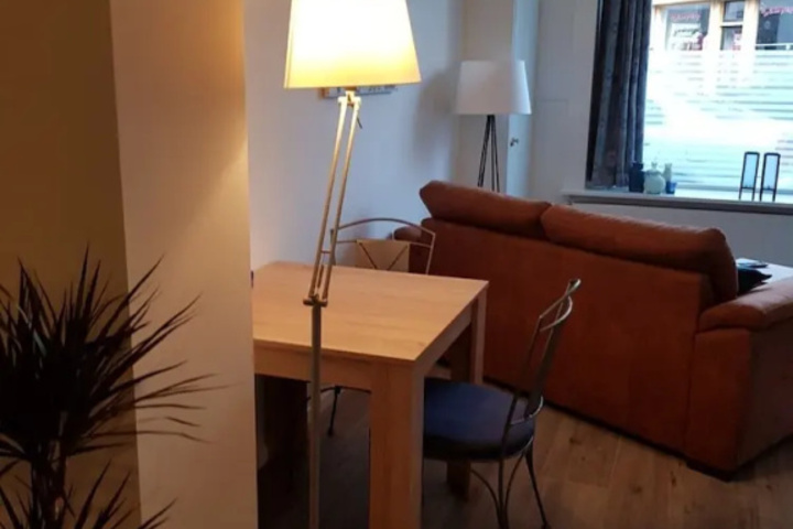 Room 2 of 9