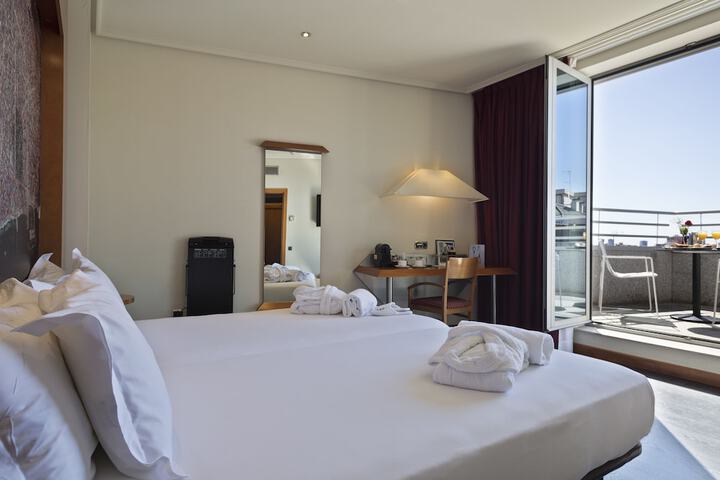 Room 4 of 66