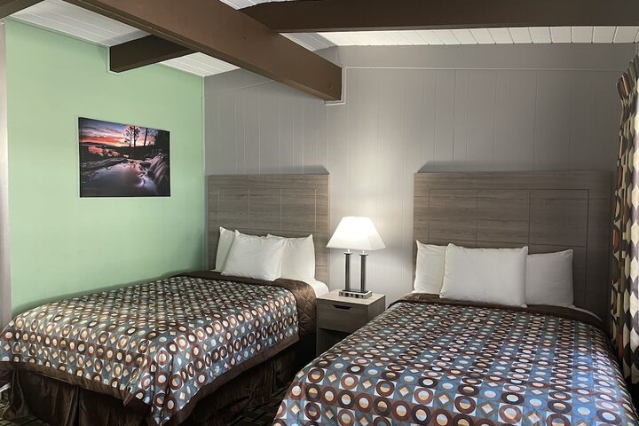 2 Double Beds (3 of 11)