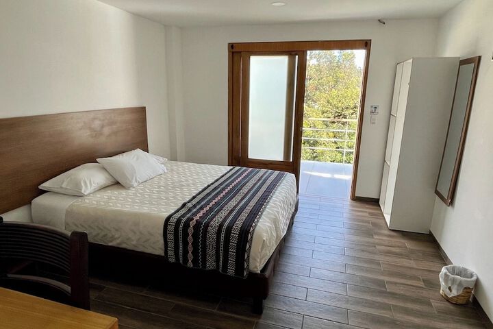 Room 7 of 48