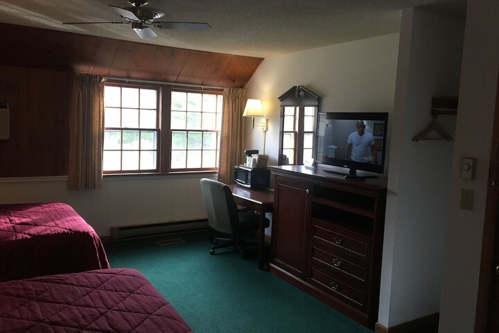 Standard Room, King or Two Doubles (13 of 24)