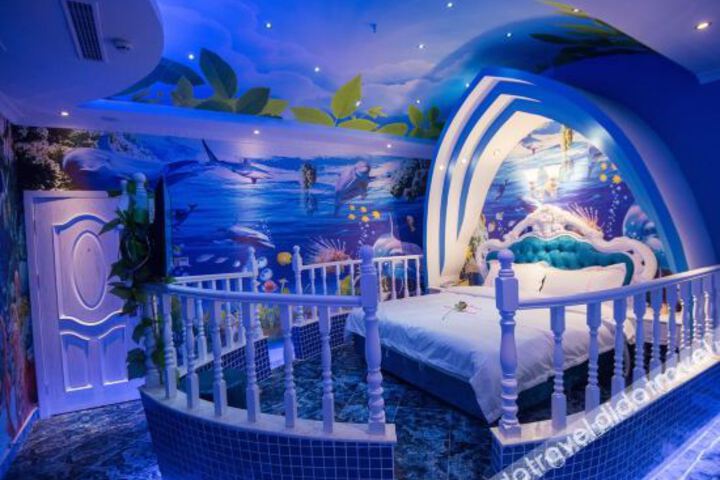 Cangxi welcome Theme Hotel