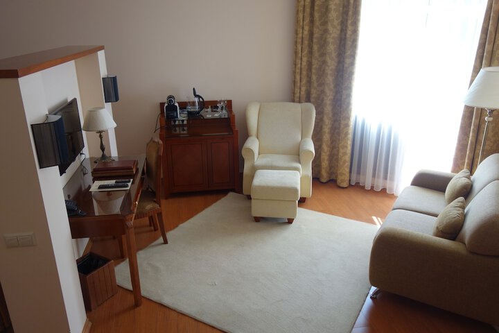 Room 7 of 35