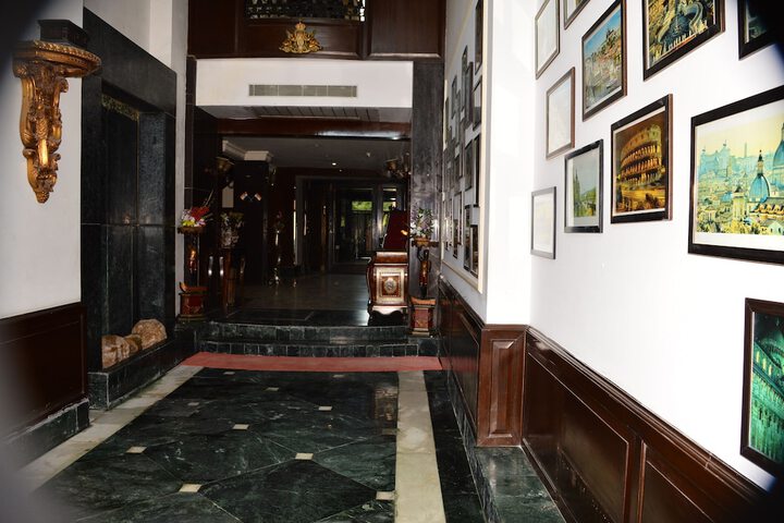 Exterior of Hotel Diplomat Residency