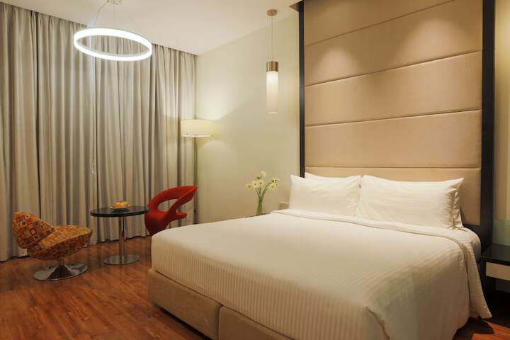 Room 19 of 80