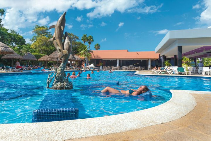 Pools & Facilities