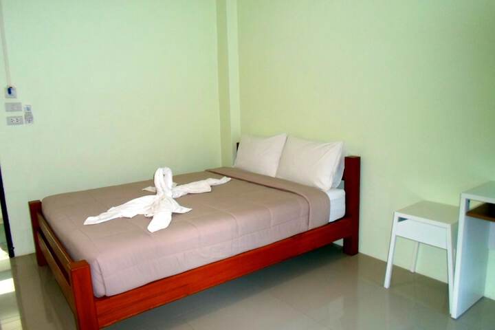 Room 9 of 80