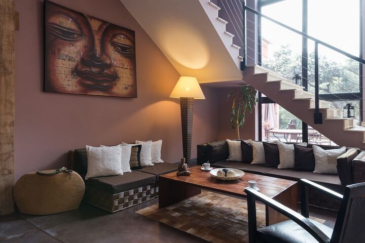 Guest Lobby