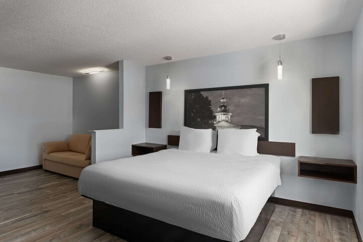 1 King Bed Mobility Accessible (3 of 3)