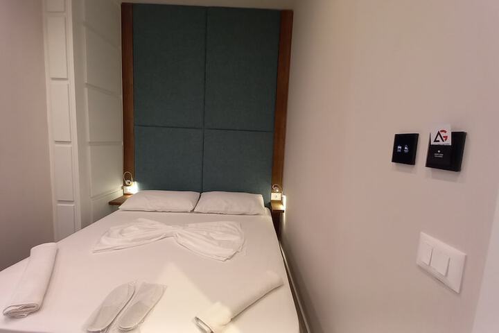 Room 28 of 57