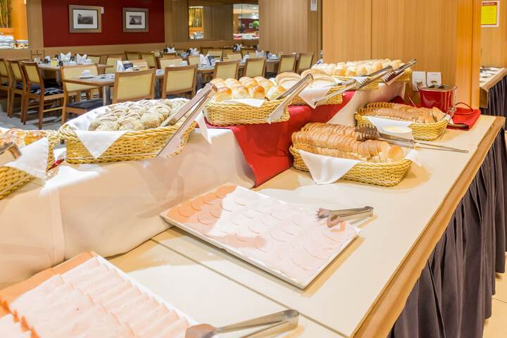 Dining 136 of 198