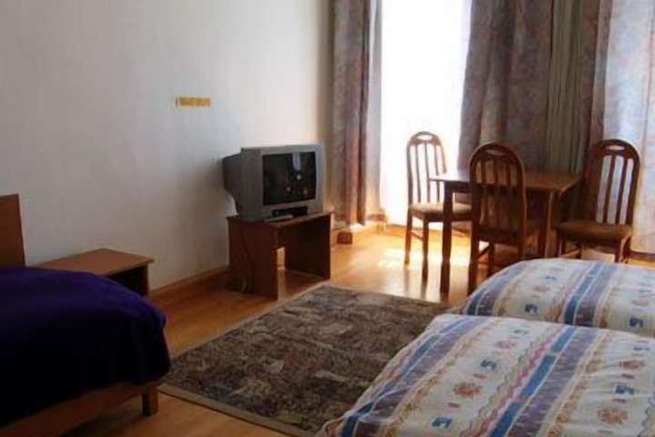 Room 13 of 31