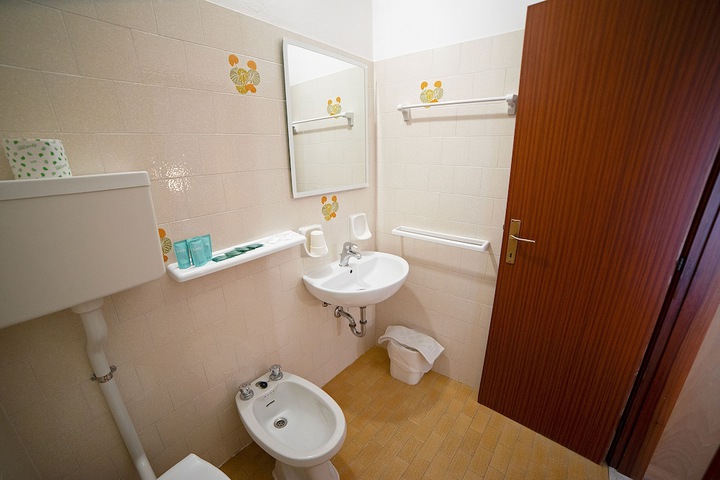 Room 46 of 71