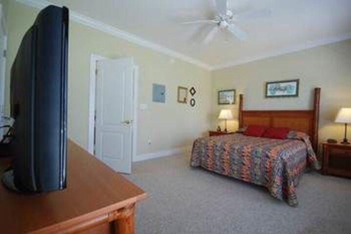 Room 10 of 18
