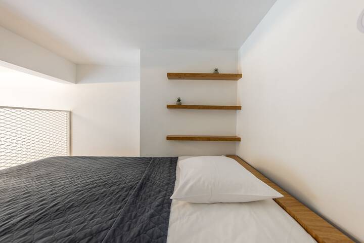 Room 17 of 50