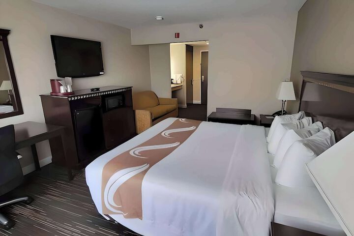 1 King Bed