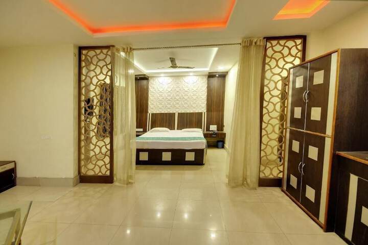 Room 18 of 36