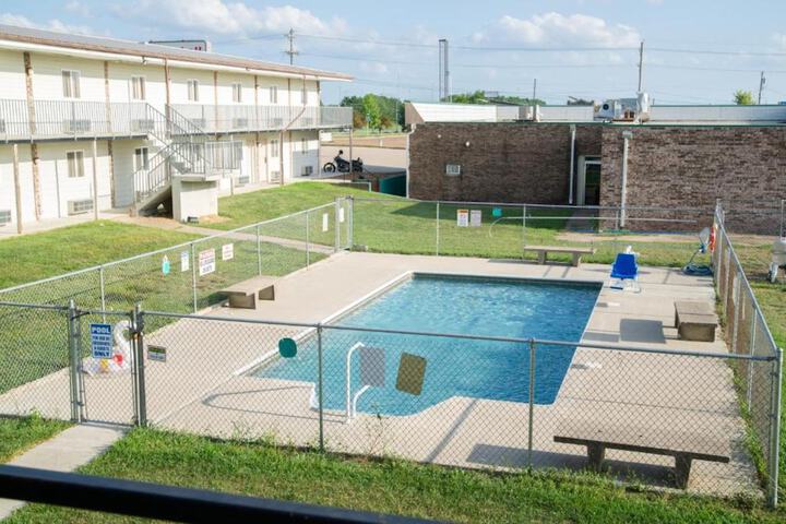 Pool 40 of 44