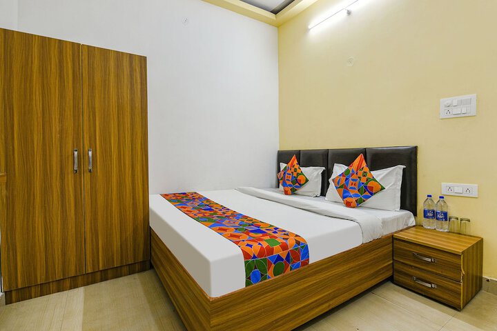 Room 15 of 23