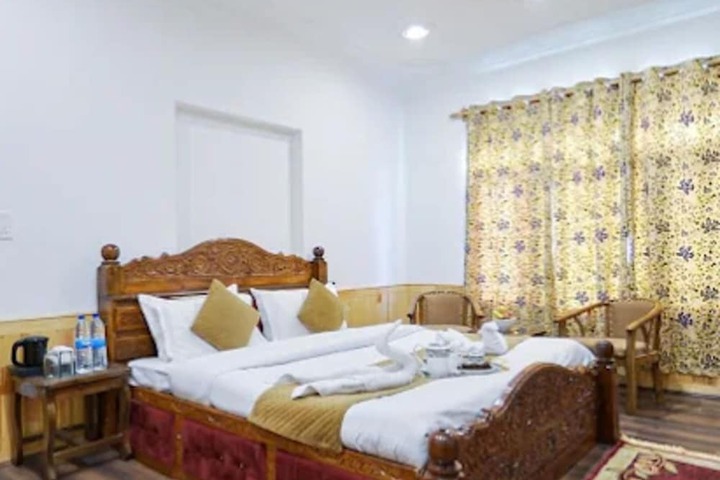 Room 9 of 27