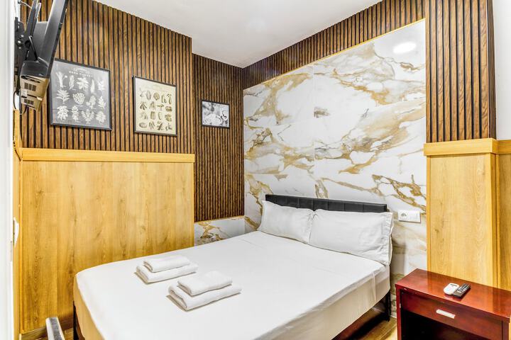 Room 28 of 81