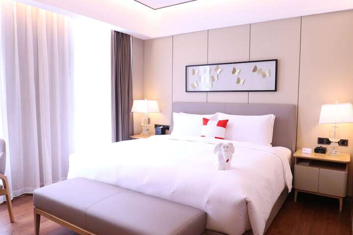 Room 12 of 36