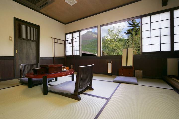 Room 6 of 53