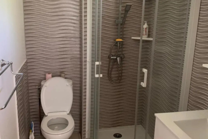 Room 4 of 6