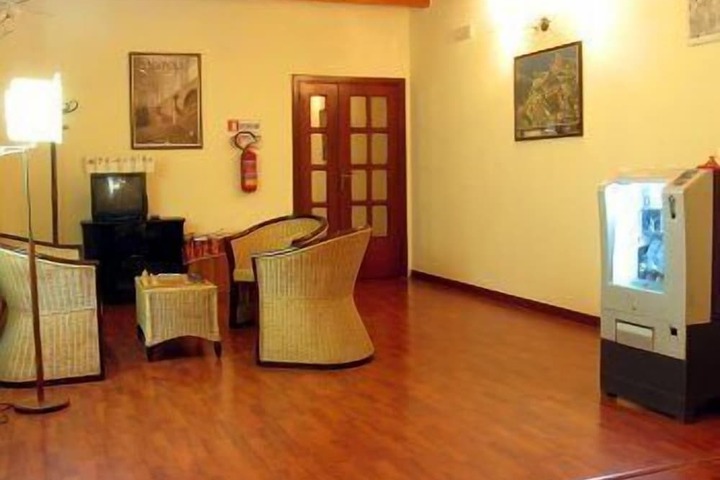 Hotel Interior 4 of 13