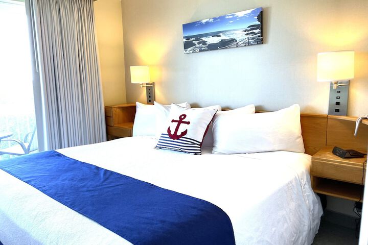 Room 12 of 111