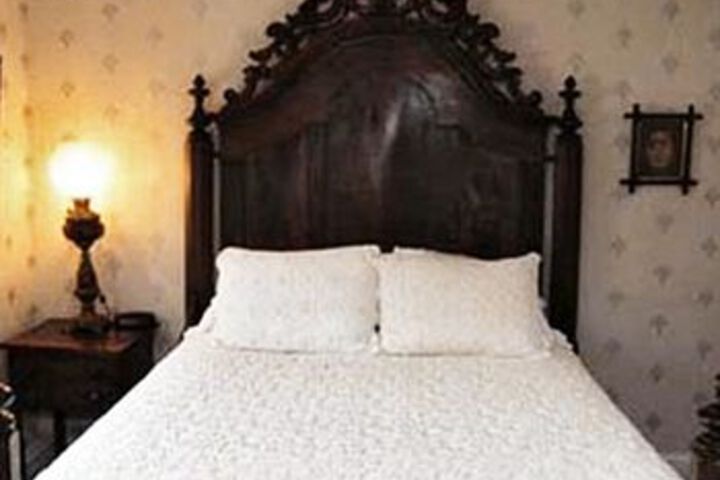 Room 44 of 117