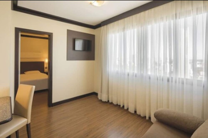Room 11 of 79