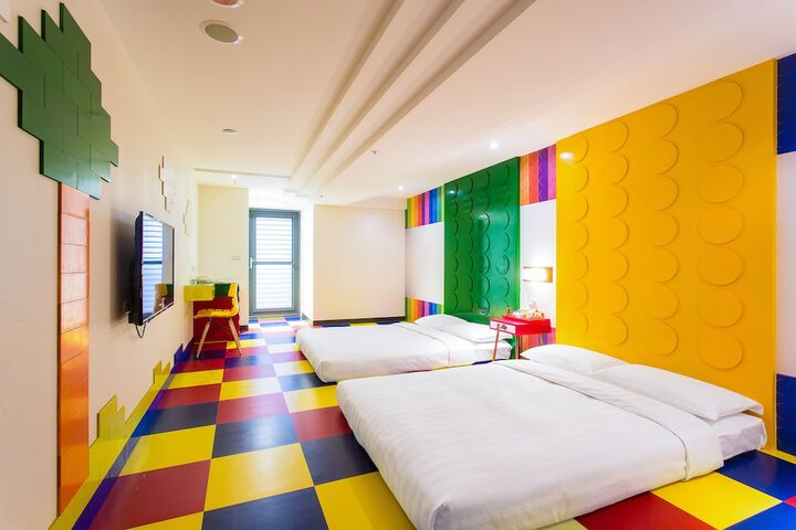 Room 14 of 35