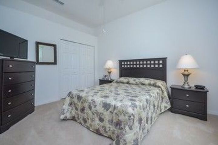 Room 10 of 25