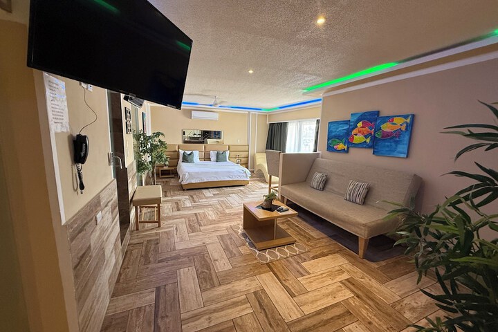Room 53 of 157
