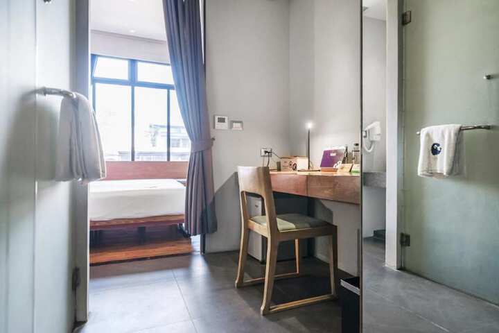 Room 25 of 66
