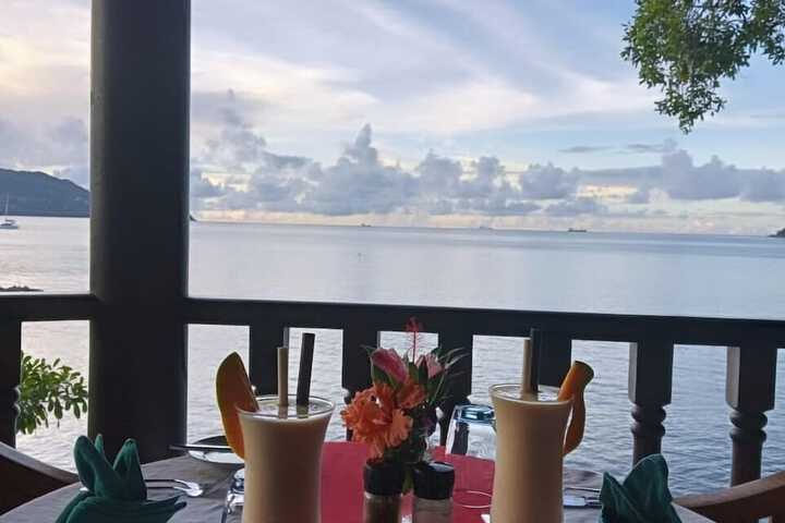 Dining 38 of 62