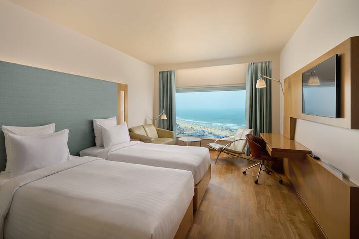 Room 15 of 87