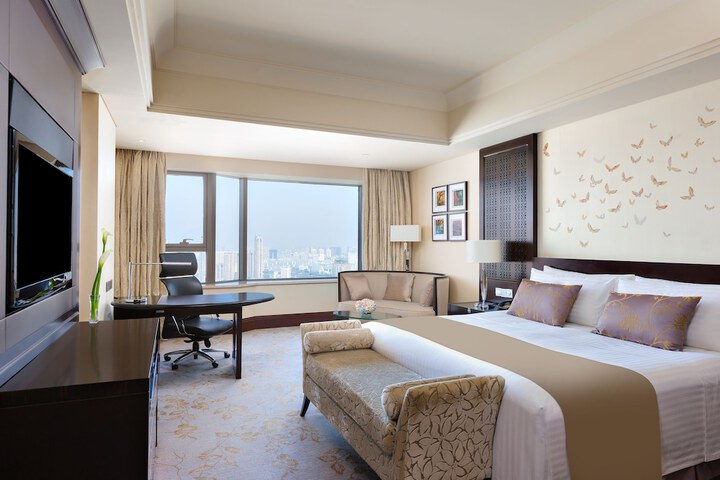 Room 4 of 64