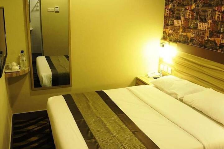 Room 9 of 30