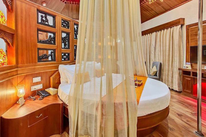 Room 25 of 150