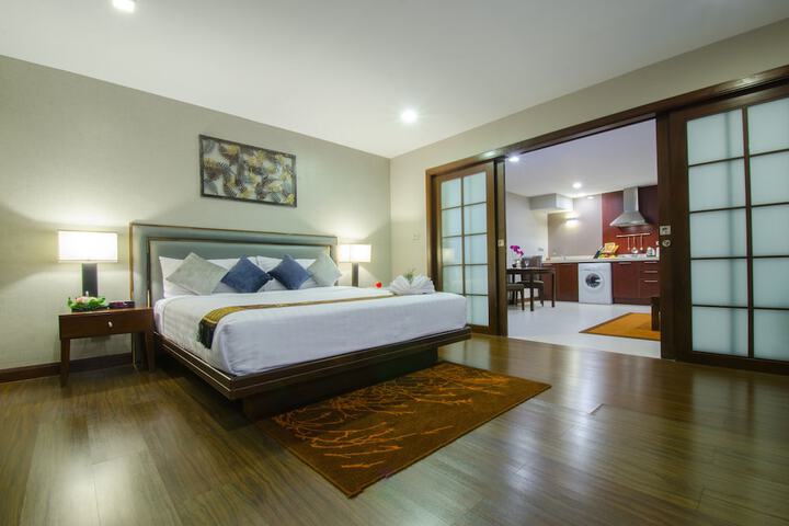 Room 17 of 65