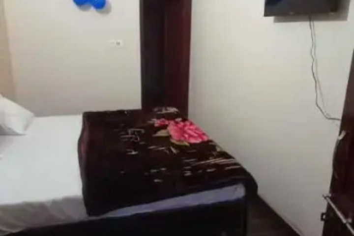 Room 3 of 11