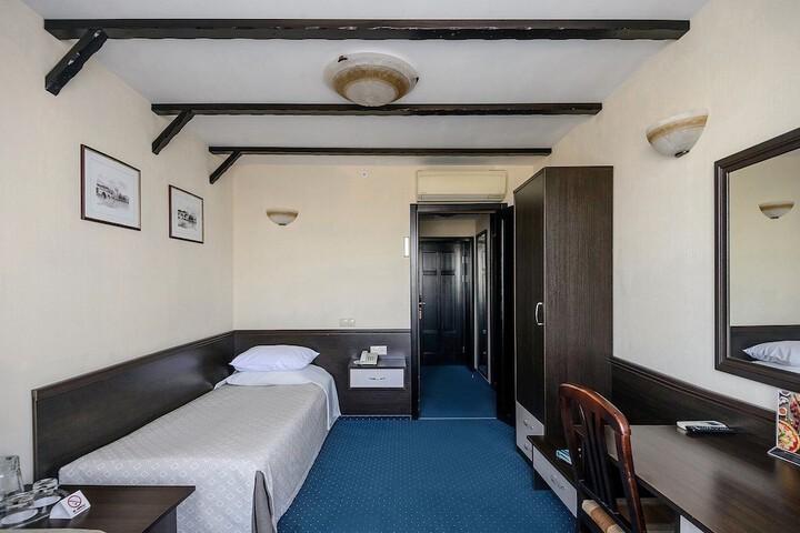 Room 21 of 65