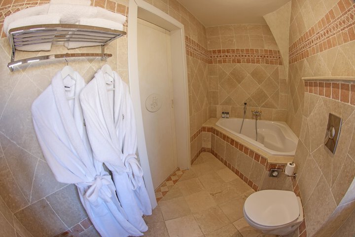 Room 65 of 121